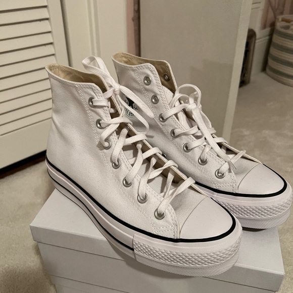 Converse Shoes - Converse Women's Chuck Taylor All Star Lift Sneakers (Never Worn)